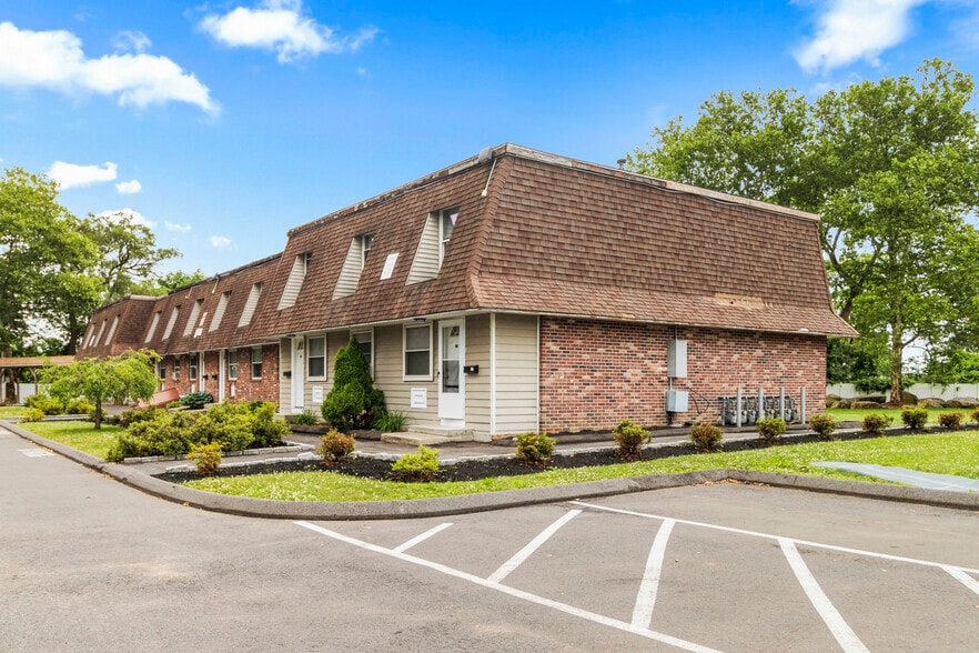 Primary Photo Of , Bridgeport Multifamily For Sale