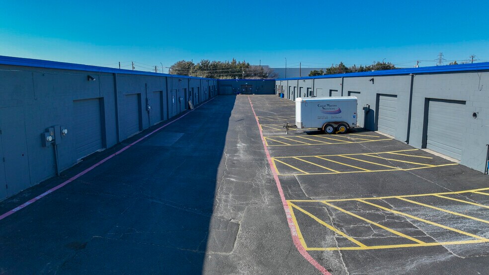 More Photos Of 3201-3207 E Pioneer Pky, Arlington Unknown For Lease