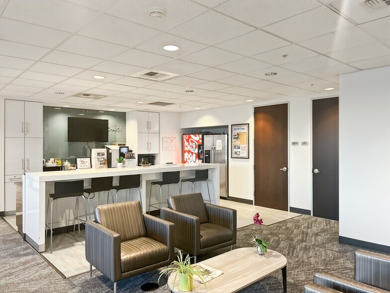 More Photos Of 650 NE Holladay St, Portland Coworking Space