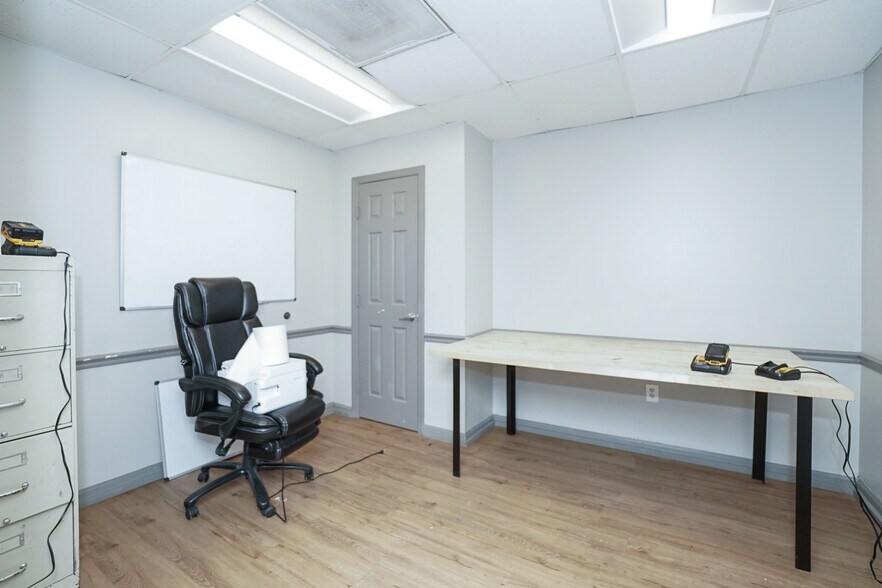 More Photos Of 360 Commerce Blvd, Bogart Distribution For Lease