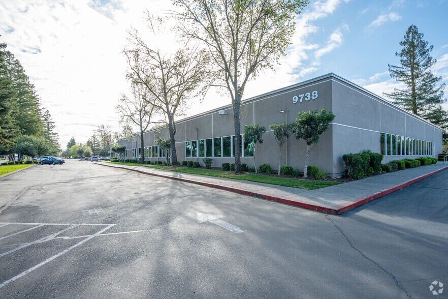 More Photos Of 9738 Lincoln Village Dr, Sacramento Office For Lease