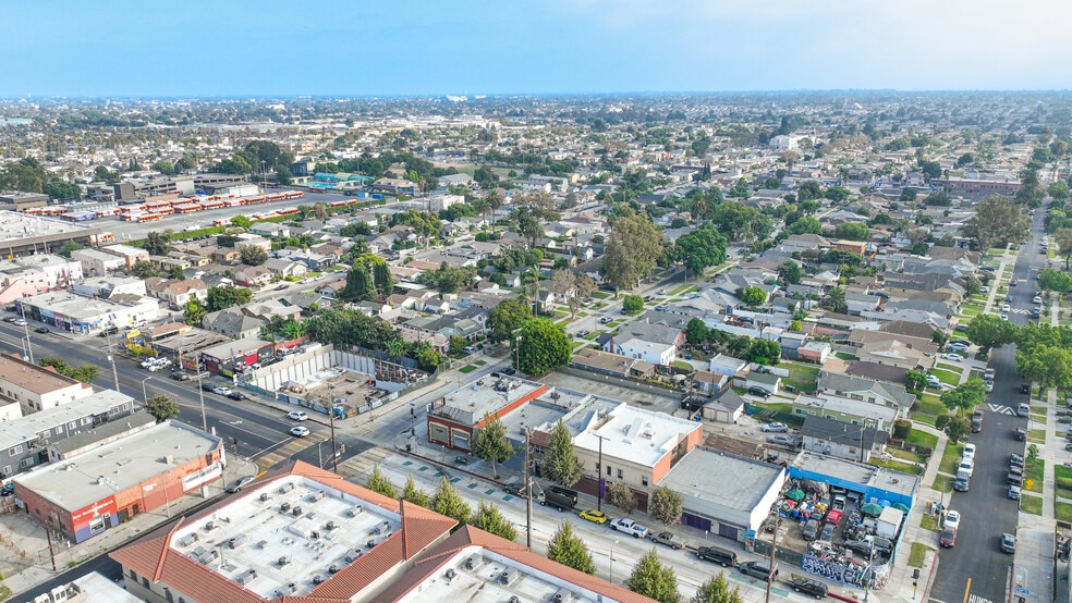 More Photos Of 2604 W 54th St, Los Angeles Storefront Retail Office For Sale