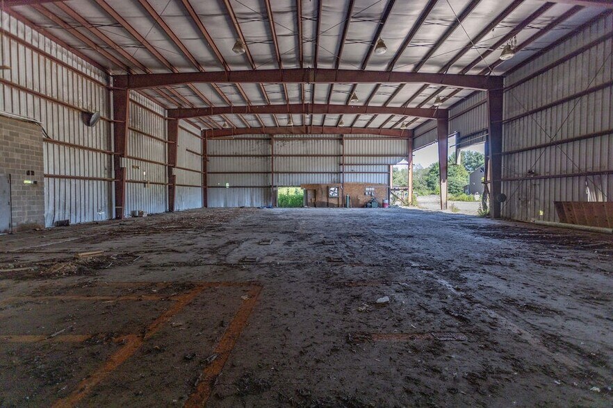 More Photos Of 398 Main St, Roulette Warehouse For Sale