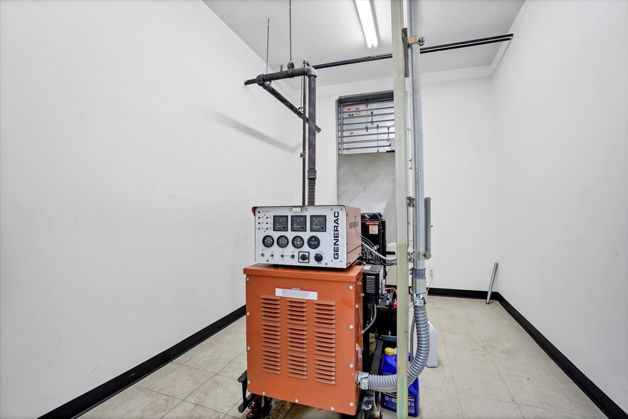 More Photos Of 24 John St, Middletown Office Residential For Sale