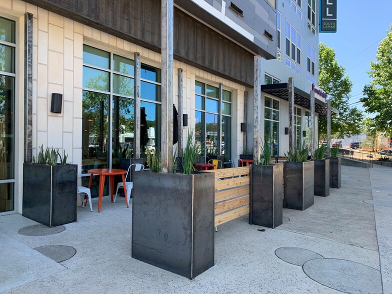 More Photos Of 2717 S Lamar Blvd, Austin Apartments For Lease