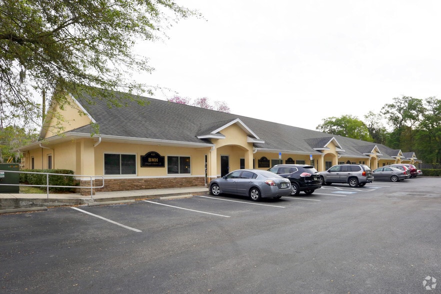 More Photos Of 421-437 Lithia Pinecrest Rd, Brandon Medical For Lease
