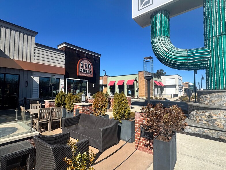 More Photos Of 855 Broadway, Saugus Unknown For Lease