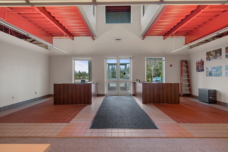 More Photos Of 100 Technology Ln, Elma Office For Lease