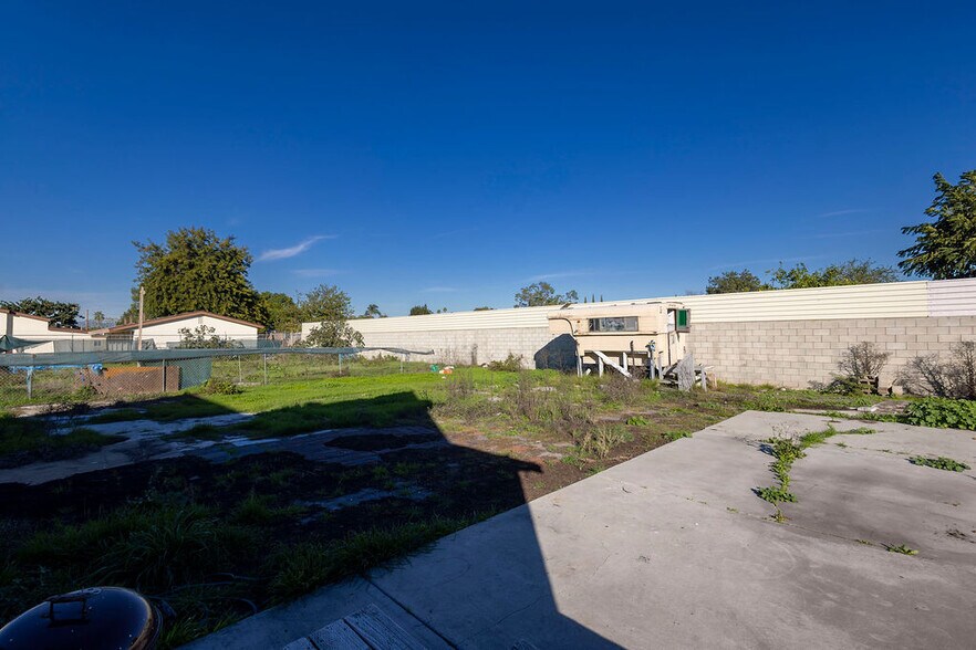 More Photos Of 1230 S Wilmington Ave, Compton Apartments For Sale