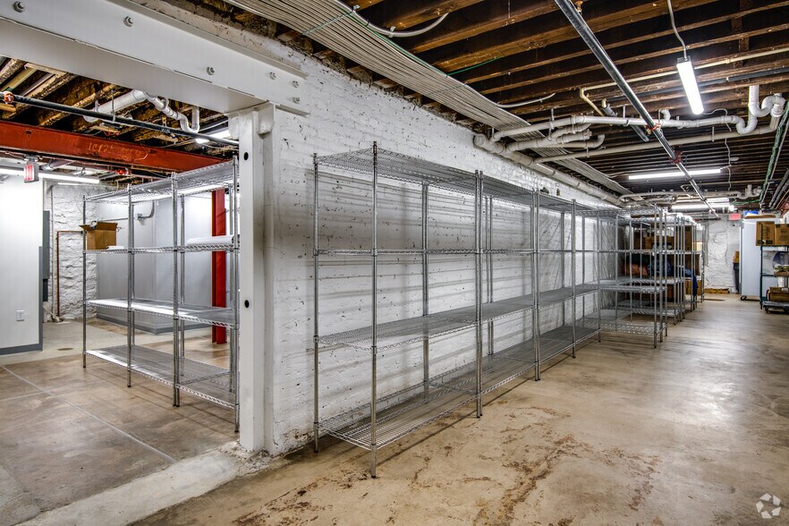 More Photos Of 733-737 N Milwaukee St, Milwaukee Restaurant For Lease