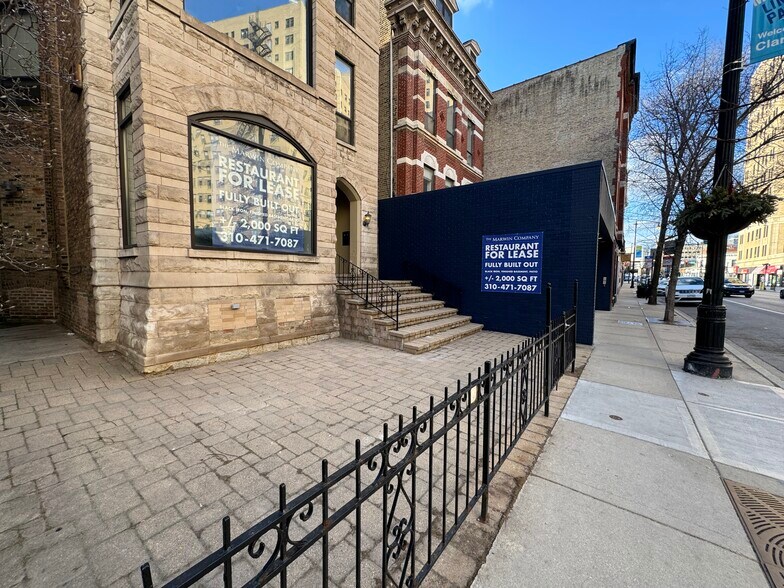 More Photos Of 2336 N Clark St, Chicago Restaurant For Lease