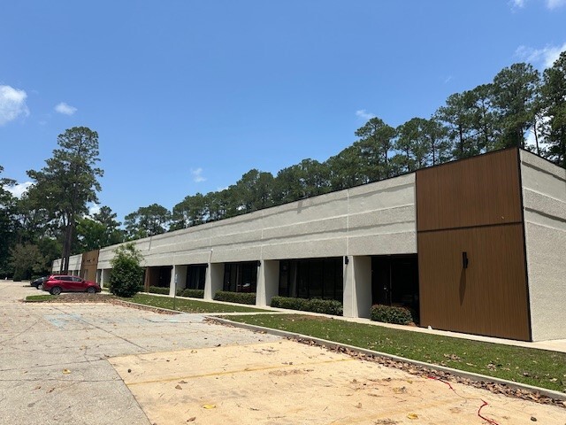 Primary Photo Of 114 Northpark Blvd, Covington Flex For Lease