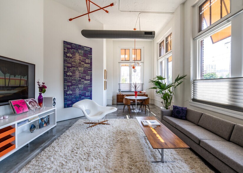 More Photos Of 523 Grand Blvd, Kansas City Apartments For Lease