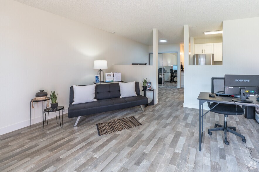 More Photos Of 557 Sierra Vista Dr, Las Vegas Apartments For Sale