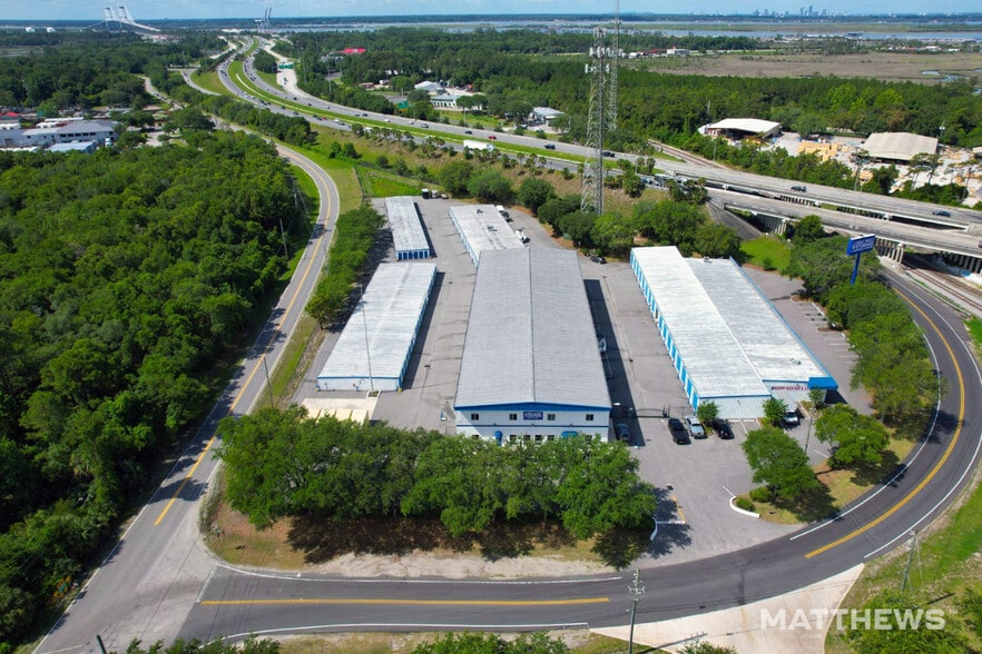 More Photos Of 10416 New Berlin Rd, Jacksonville Warehouse For Lease