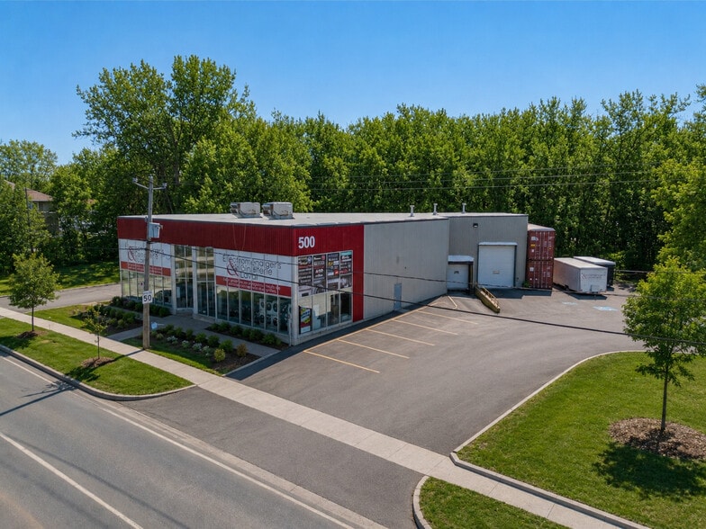 More Photos Of 500 Boul Arthur-Sauvé, Laval Freestanding For Sale