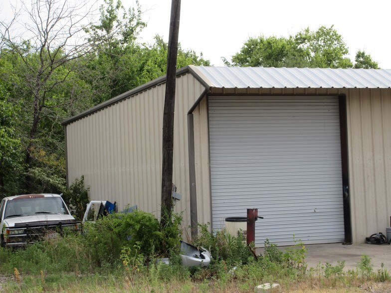 More Photos Of 2211 State Highway 69 S, Greenville Auto Repair For Lease