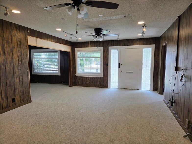 More Photos Of 1810 N Broadway, Santa Ana Medical For Sale
