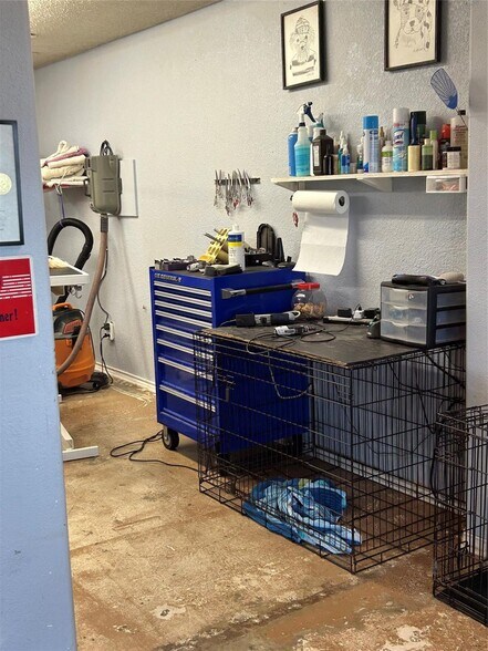 More Photos Of 300-324 Jim Wright Fwy, Fort Worth Storefront For Sale