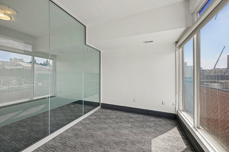 More Photos Of 110 Clarence St, Ottawa Office For Lease