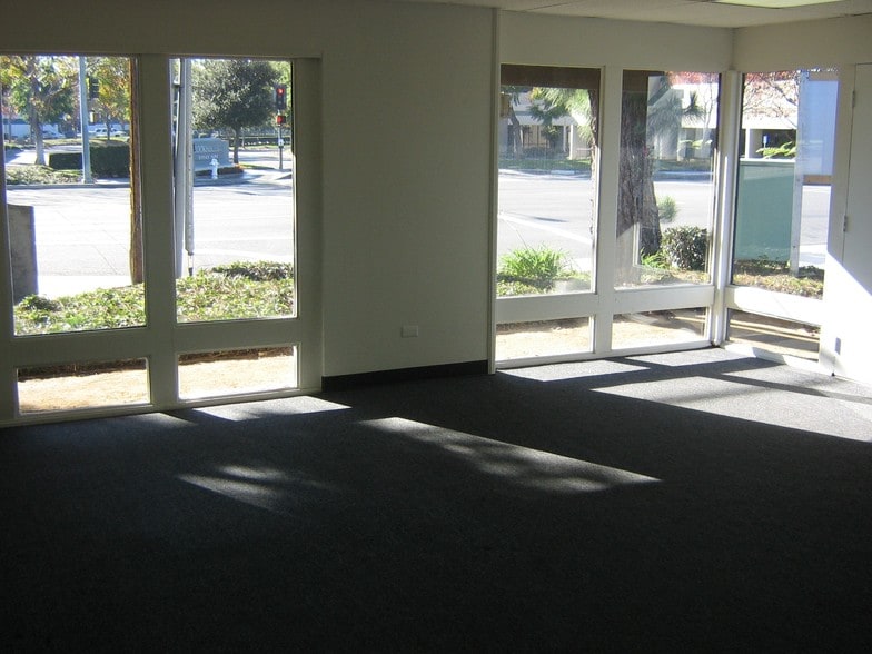 More Photos Of 1601 E Warner Ave, Santa Ana Industrial For Lease