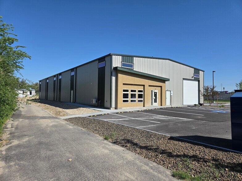 More Photos Of 439 N Broadmore Way, Nampa Unknown For Lease