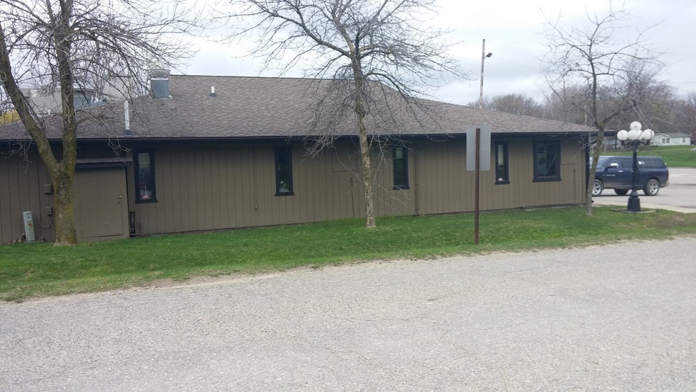 More Photos Of 1108 Estey Rd, Beaverton Restaurant For Sale