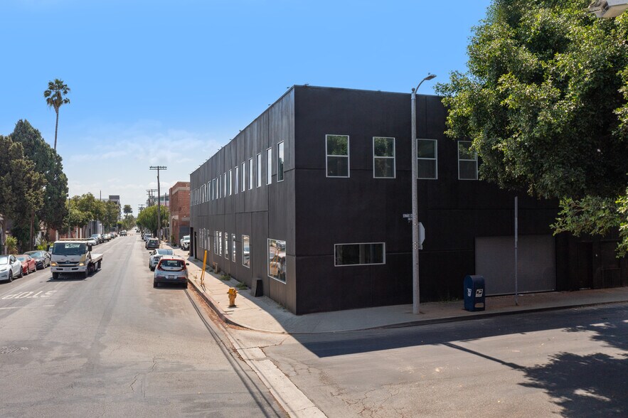 More Photos Of 6600 Lexington Ave, Los Angeles Loft Creative Space For Lease