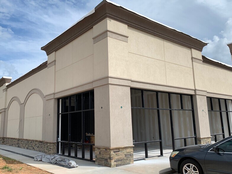 More Photos Of 1212 Gatewood Drive, Auburn General Retail For Lease