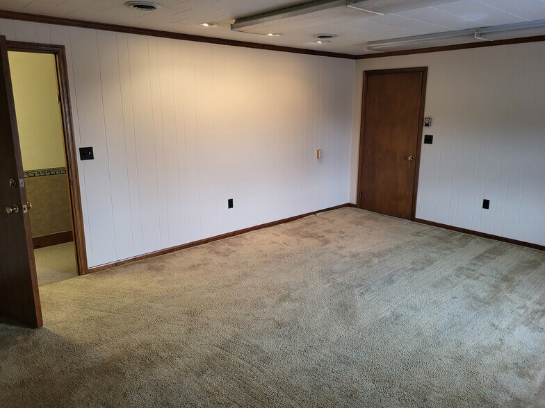 More Photos Of 506 Brookletts Ave, Easton Office For Sale