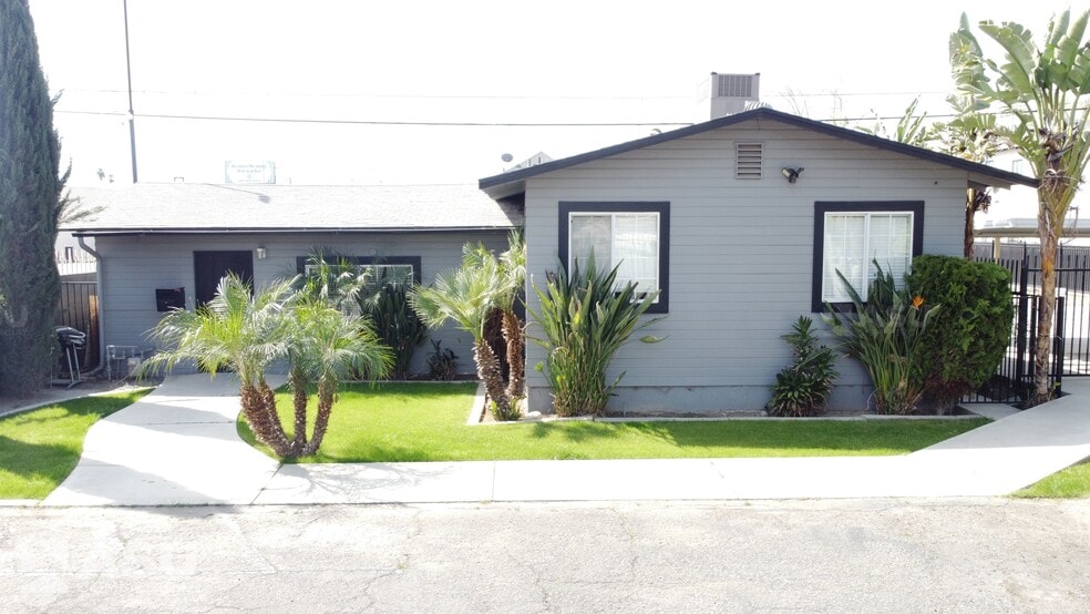 More Photos Of 1215 L St, Bakersfield Loft Creative Space For Sale