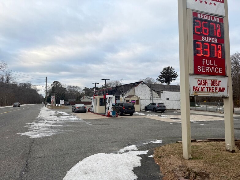 Primary Photo Of 2800 Montauk Hwy, Brookhaven Service Station For Sale