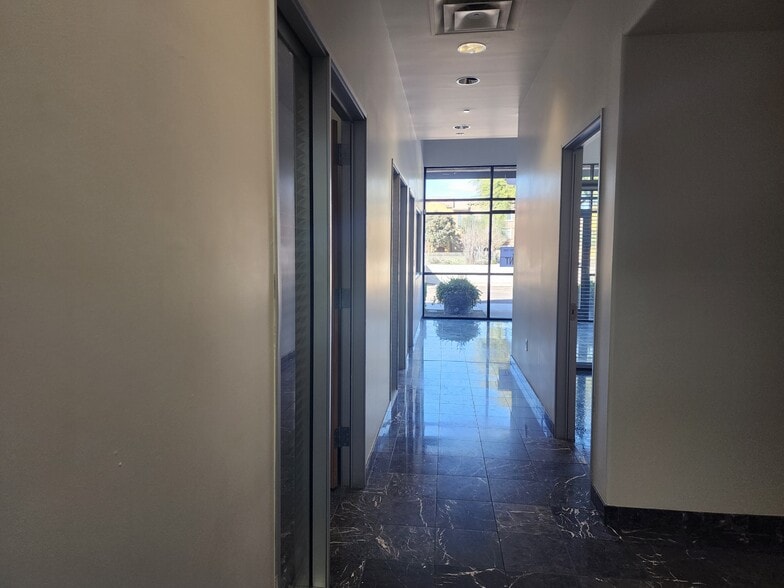 More Photos Of 2221 W Pecos Rd, Chandler Warehouse For Lease