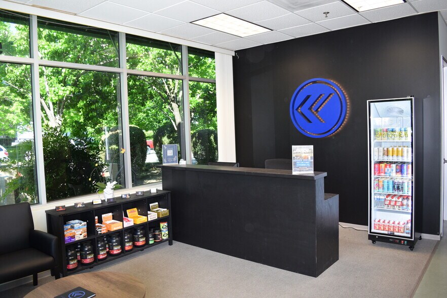 More Photos Of 572 Martin Ave, Rohnert Park Flex For Sale