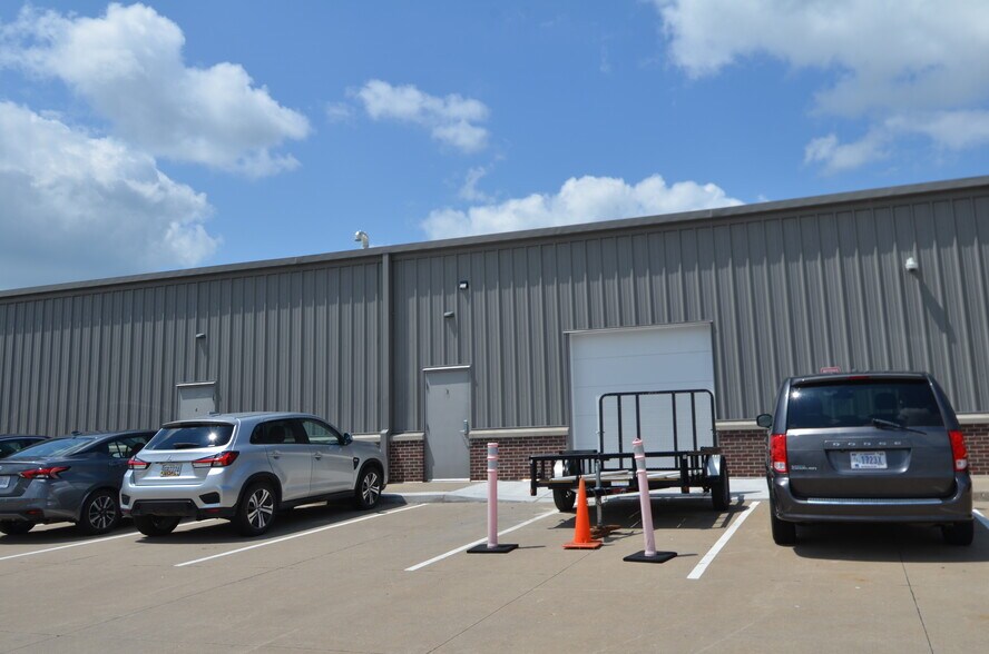 More Photos Of 1275 W Highway 1, Iowa City Storefront Retail Office For Lease