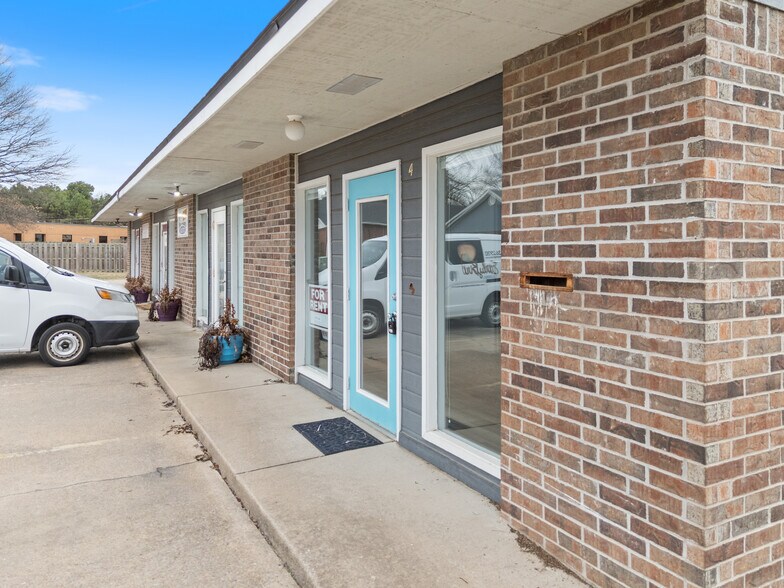 More Photos Of 79 Colt Square Dr, Fayetteville Unknown For Lease