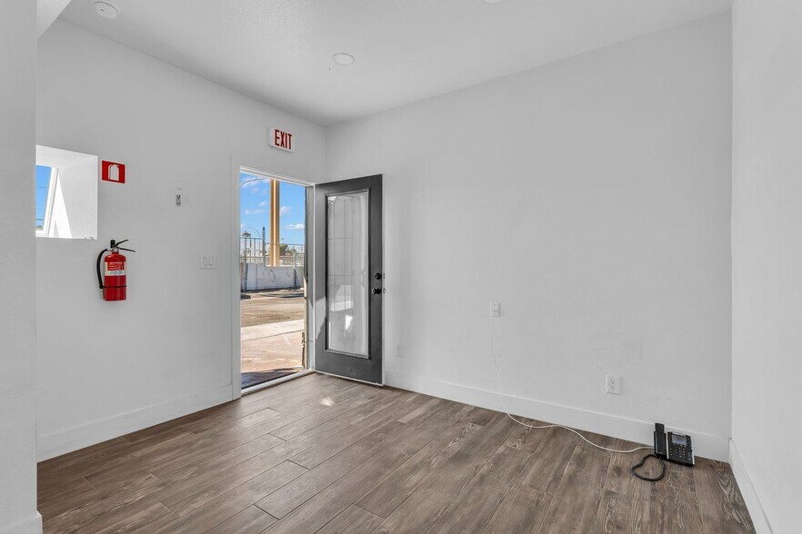 More Photos Of 2550 Fremont St, Las Vegas Auto Dealership For Sale