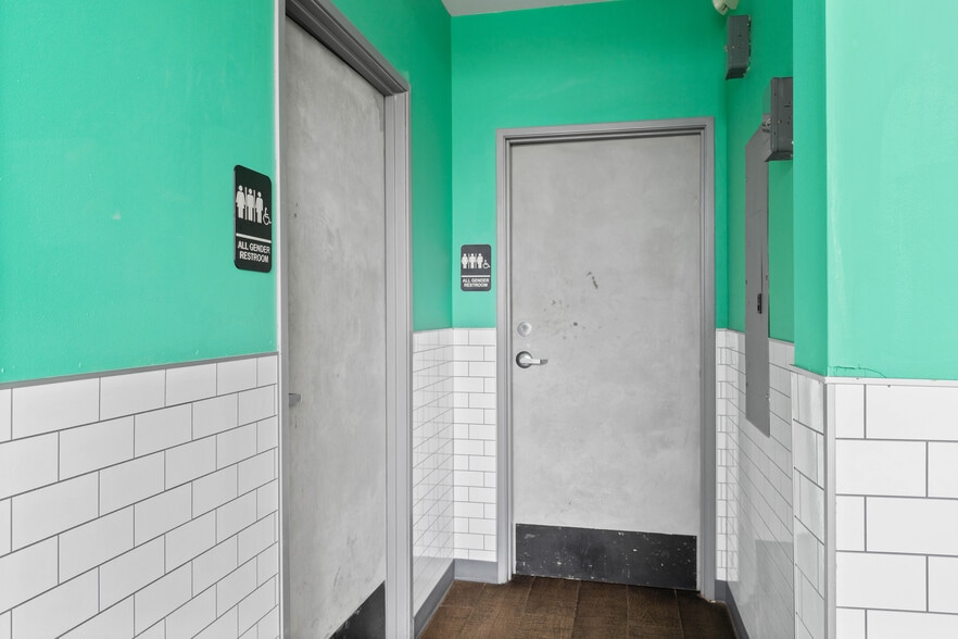 More Photos Of 7451 Edinger Ave, Huntington Beach Apartments For Lease