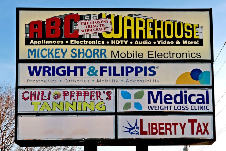 More Photos Of 4130-4146 24th Ave, Fort Gratiot Storefront For Lease