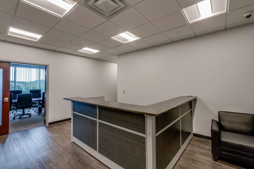 More Photos Of 8000 Brooktree Rd, Wexford Medical For Lease