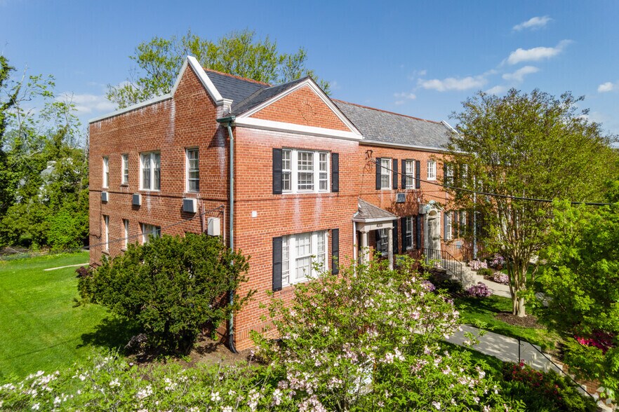 Primary Photo Of 4000 47th St NW, Washington Apartments For Sale