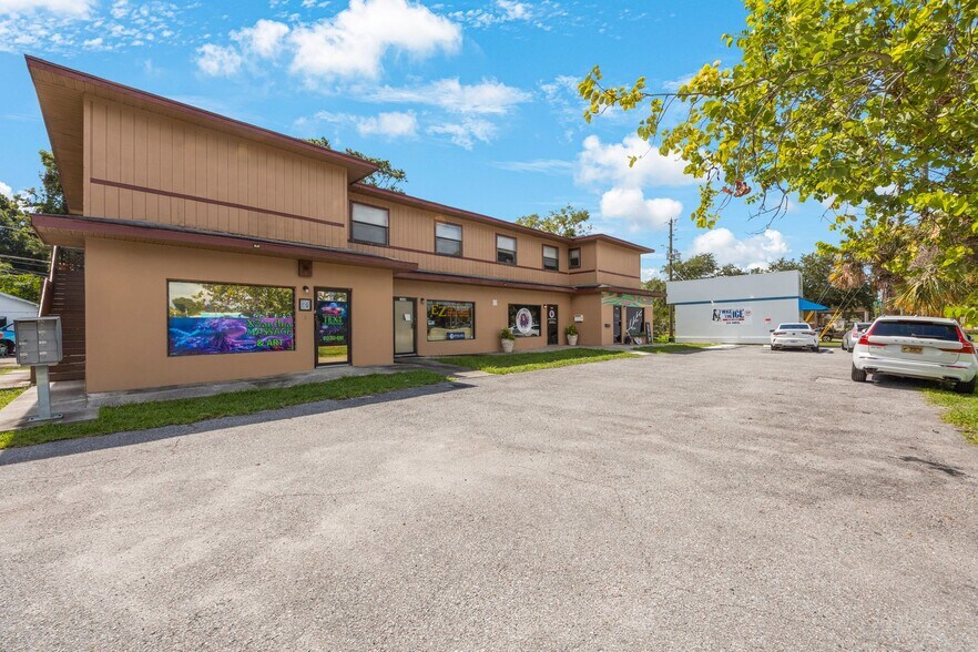 More Photos Of 1626 49th St S, Gulfport Storefront Retail Residential For Sale