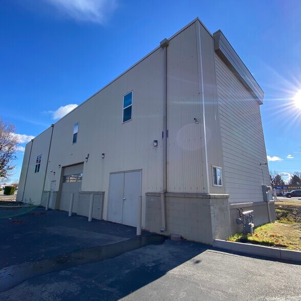 More Photos Of 650 E Fairview Ave, Meridian Freestanding For Lease
