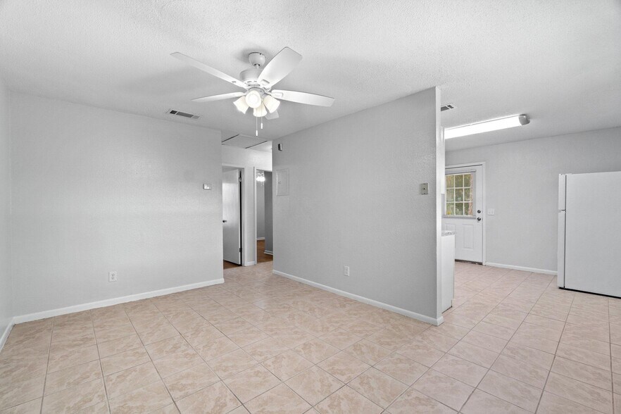 More Photos Of 248 Four Mile Rd, Freeport Apartments For Sale