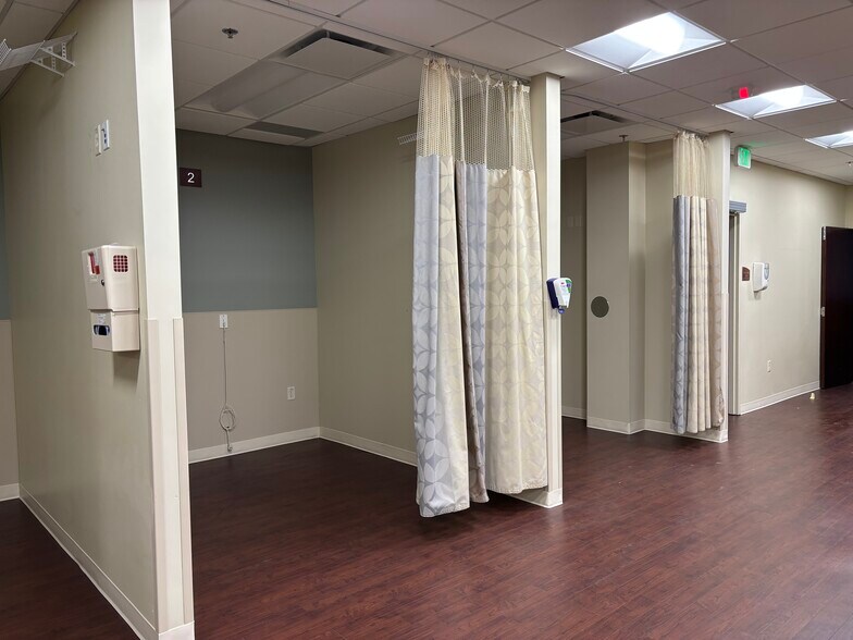 More Photos Of 6321 S Redwood Rd, Salt Lake City Office For Lease