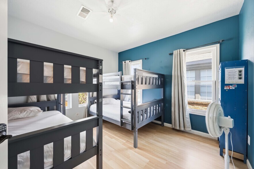 More Photos Of 4018 Chartres St, Houston Hospitality For Sale