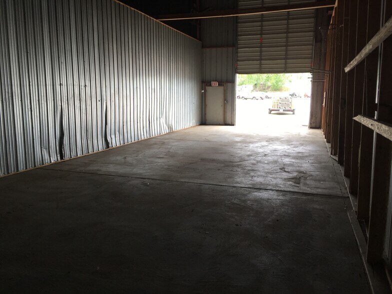 More Photos Of 170 SW 2nd St, Loveland Warehouse For Lease