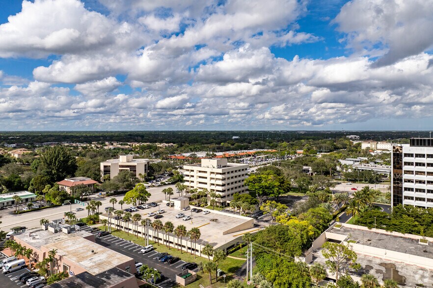 More Photos Of 4440 PGA Blvd, Palm Beach Gardens Coworking Space