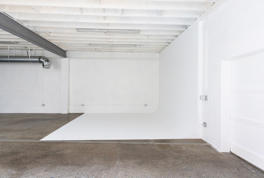 More Photos Of 2228 Barry Ave, Los Angeles Warehouse For Lease