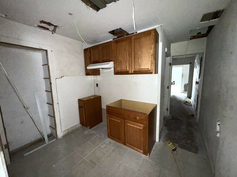 More Photos Of 17 Thorp St, Binghamton Apartments For Sale